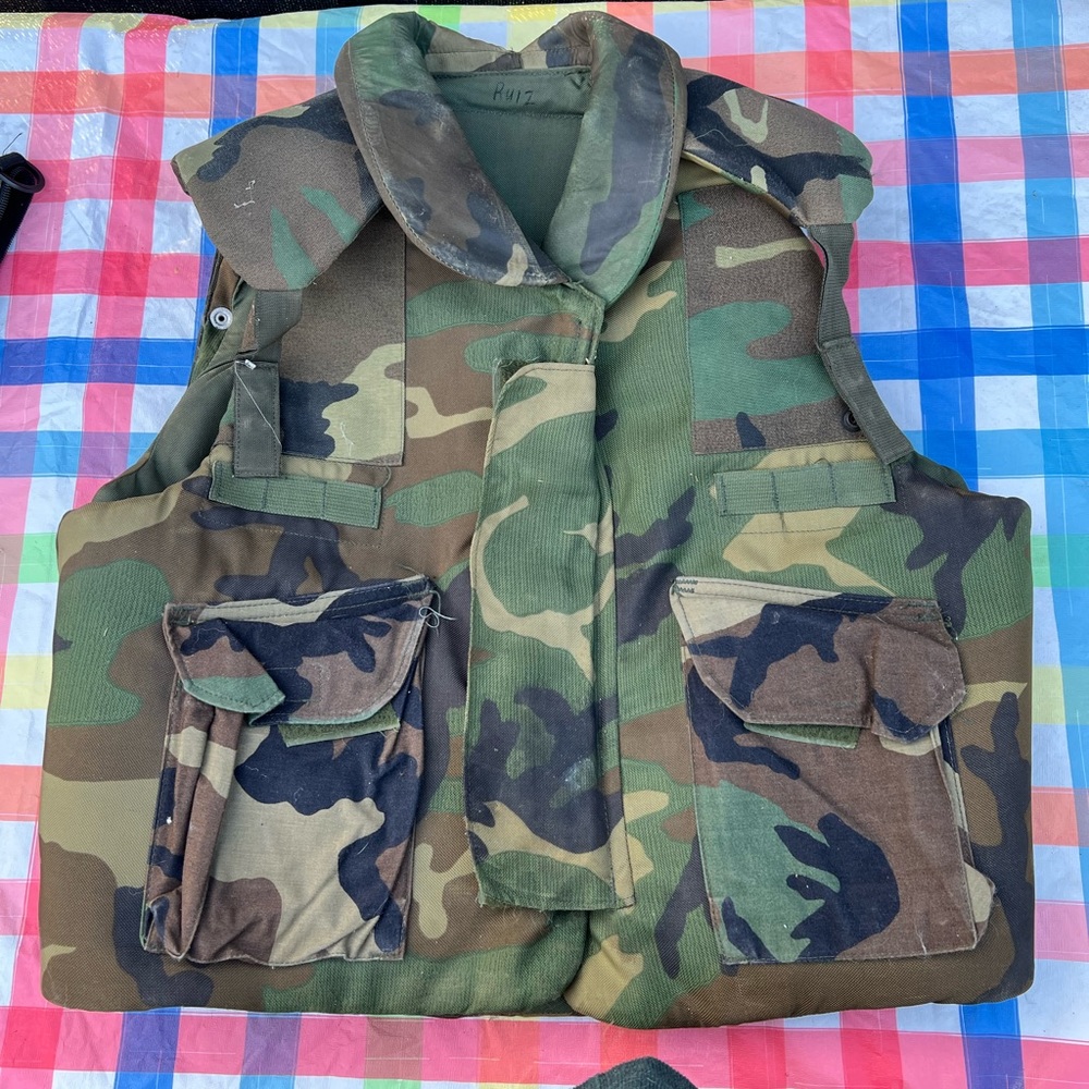 Military Tactical Flak Vest (L)
